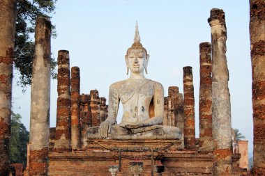 Antik Buda heykeli. Sukhothai Tarih Parkı