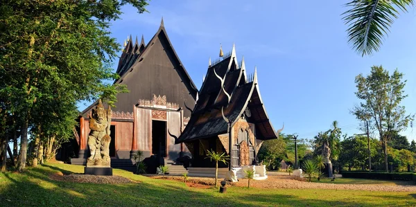 Tajski styl tradycyjny drewniany dom — Zdjęcie stockowe
