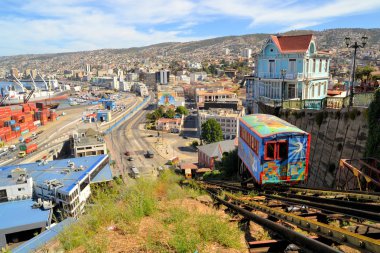 Füniküler demiryolu yürüyen merdiven, Valparaiso, Şili