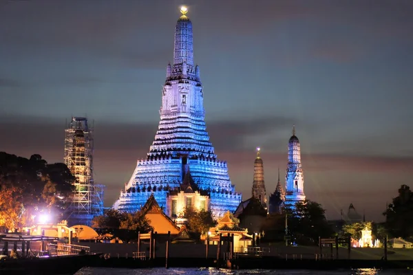 Illuminated Temple of Dawn, Wat Arun, Bangkok, Thailand — Stock Photo, Image