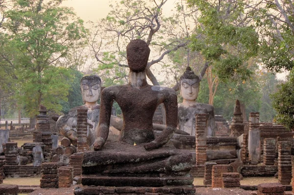 在泰国的历史佛雕像。 — 图库照片