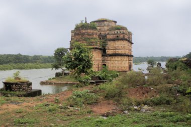 Chhatris - kenotaph kubbeler, Orchha, Hindistan