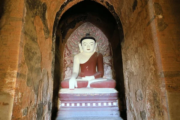 佛陀在阿难佛教寺庙，缅甸蒲甘 — 图库照片