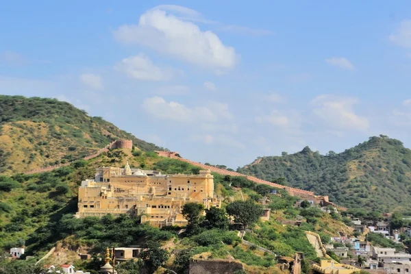 Große Mauer um Bernstein-Fort Jaipur, Rajasthan, Indien — Stockfoto