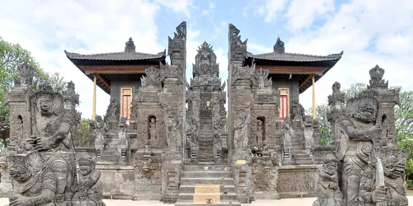 North balinesisk hinduiska templet nära Singaraja, Bali — Stockfoto