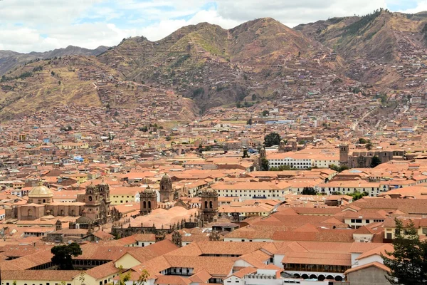 歴史的な中心部、クスコ、ペルーの赤い屋根 — ストック写真