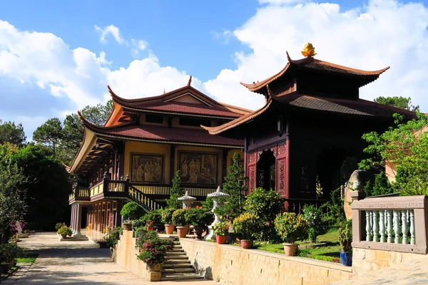 Monastère Bouddhiste Tuyen Lam, Dalat, Vietnam — Photo