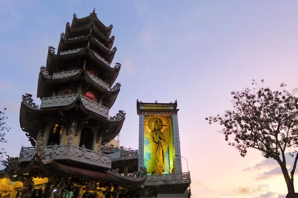 Linh Phuoc pagode budista, Da Lat, província de Lam Dong, Vietname — Fotografia de Stock