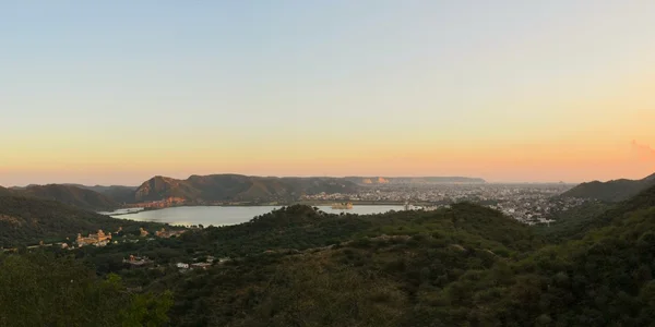 Indiase water Paleis op Jal Mahal lake, Jaipur, India — Stockfoto