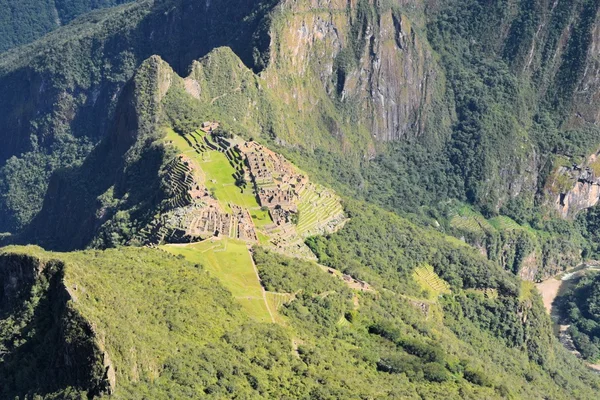 Flygfoto över Machu Picchu, förlorade Inka staden i Anderna, Peru — Stockfoto
