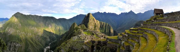 Panorama de Machu Picchu, cidade Inca perdida nos Andes, Peru — Fotografia de Stock