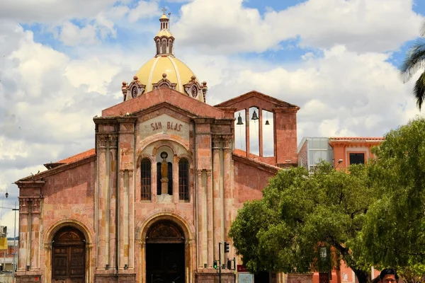 San Blas koloniální baroquechurch, Cuenca, Ekvádor. — Stock fotografie