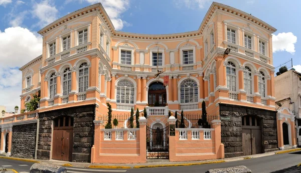 Detalhe da arquitetura colonial, Quito, capital do Equador — Fotografia de Stock