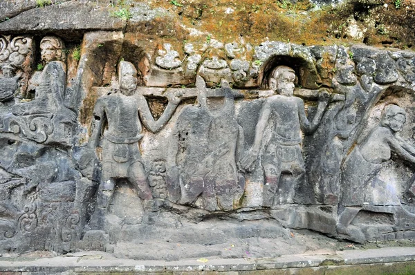 Yeh Pulu slavné vyřezávané nástěnné malby, Ubud, Bali, Indonésie — Stock fotografie