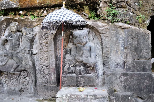 Yeh Pulu famous carved murals, Ubud, Bali, Indonesia — Stock Photo, Image