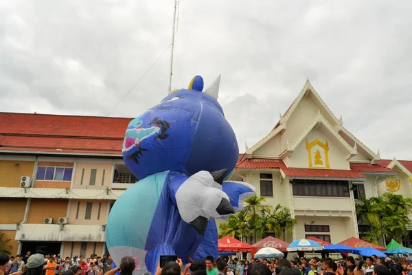 Urso lanterna flutuante na competição Loy Krathong, Chiang Mai, Tailândia — Fotografia de Stock