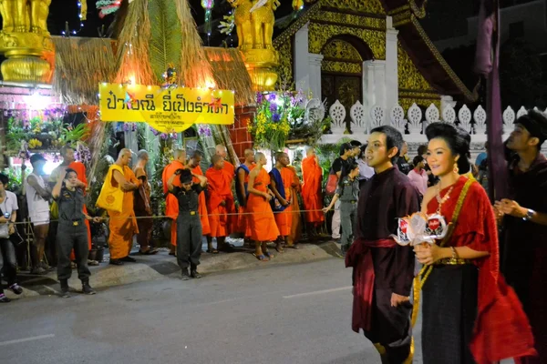 Loy krathong Festival Parade für yee peng, chiang mai, thailand — Stockfoto