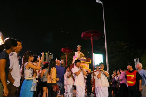 Desfile del festival Loy Krathong para Yee Peng, Chiang Mai, Tailandia — Foto de Stock