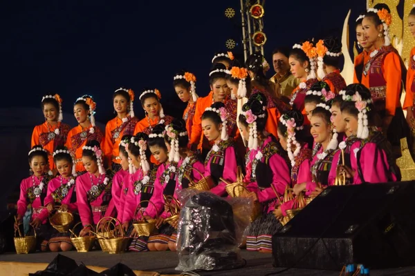 Performers on stage for Thai Kings birthday, a major holiday in thailand — Stock Photo, Image