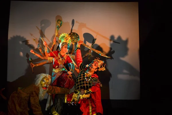 Performance de dança dedicada à deusa hindu Durga, Kolkata — Fotografia de Stock