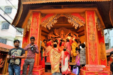 Hindu Tanrıça Idol Pandal, Durga Puja, Kalküta için geçici Tapınağı içinde
