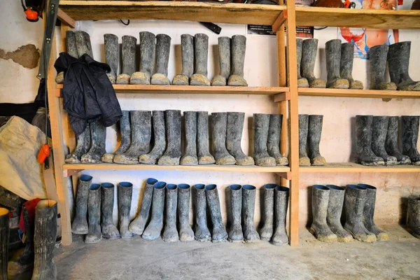 Vestiários com equipamentos típicos para mineiros em Potosí, Bolívia — Fotografia de Stock