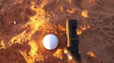 Video Yavaş Hareketi: golf kulübü ve topun yakın görüntüsü