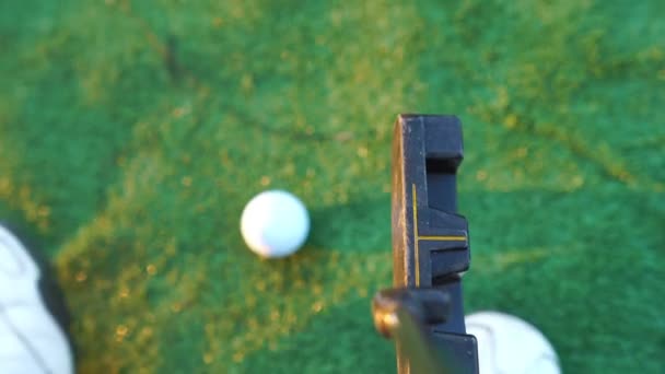 Film Slow Motion Närbild Golfklubben Och Bollen — Stockvideo