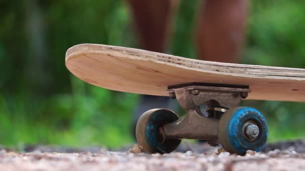 Närbild Bilder Skateboard Asfalten — Stockvideo