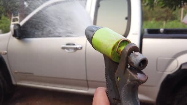 Imágenes Una Mujer Lavando Coche — Vídeos de Stock