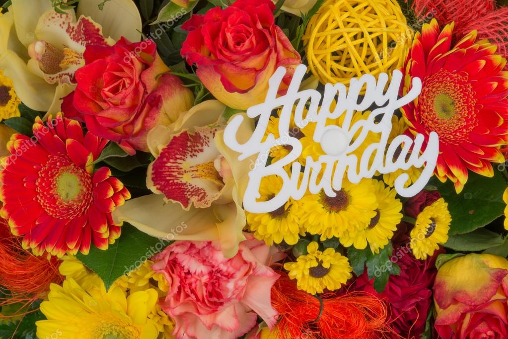 Blumenstrauß mit Text alles Gute zum Geburtstag — Stockfoto