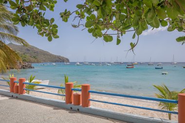 Martinique sahil kapalı birçok tekne