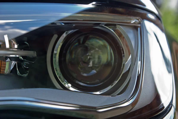 Close-up van auto koplamp — Stockfoto