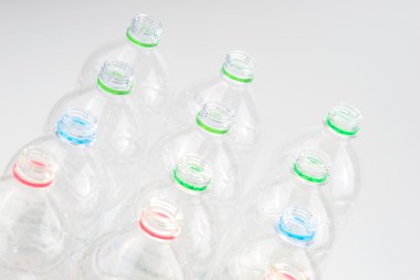 boş kullanılan plastik şişe yakın çekim