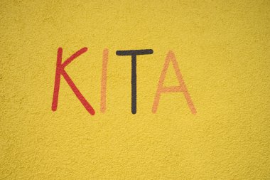 Duvardaki Almanca sözcük Kita