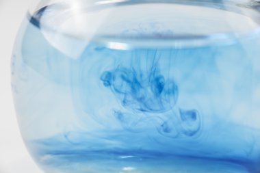 Flask sıvı mavi damla