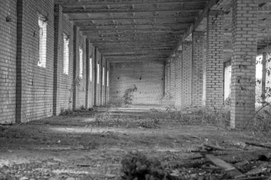 Boş salonu terk etti