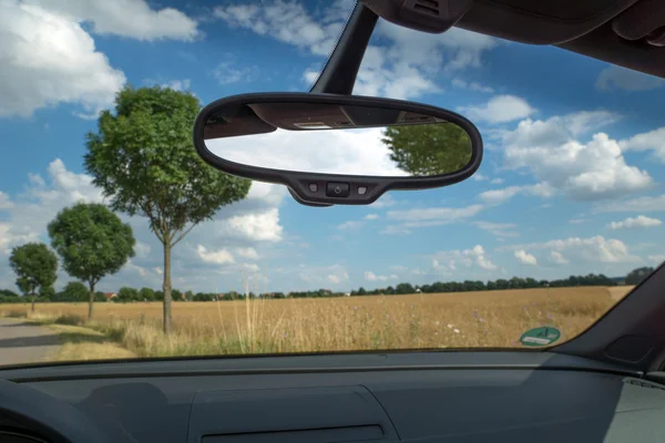 Specchio retrovisore all'interno dell'auto — Foto Stock