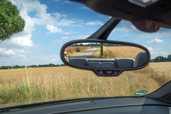 Specchio retrovisore all'interno dell'auto — Foto Stock