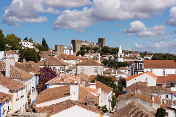 Sobre los tejados del casco antiguo de Obidos — Foto de Stock