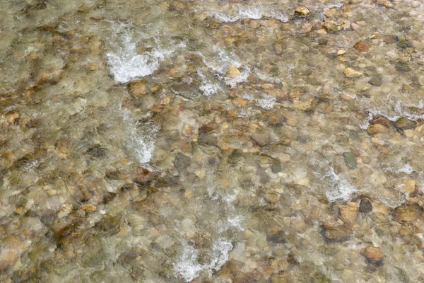 Tło Przyrody Wieloma Kamieniami Dnie Rzeki Czystą Wodą — Zdjęcie stockowe