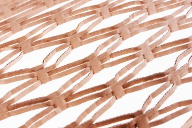 Karton kutu deseni beyaz arkaplanda izole edildi