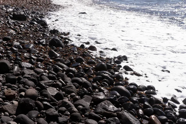 Pedras Pretas Praia Fundo Natural — Fotografia de Stock