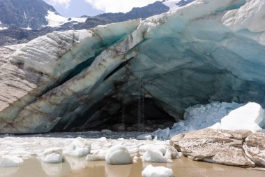 Avusturya 'daki Pasterze buzulunun erimesi. Temmuz 2021 'de