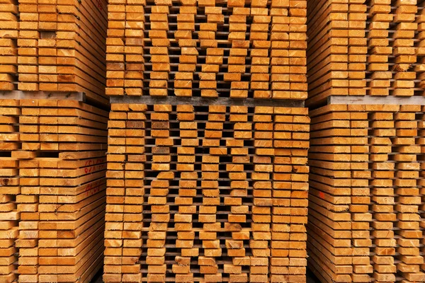 Placas Madeira Empilhadas Uma Serraria Painéis Madeira Preparados Para Produção — Fotografia de Stock