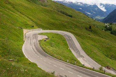 Grossglockner High Alpine Yolu 'nda 180 derece viraj. Avusturya