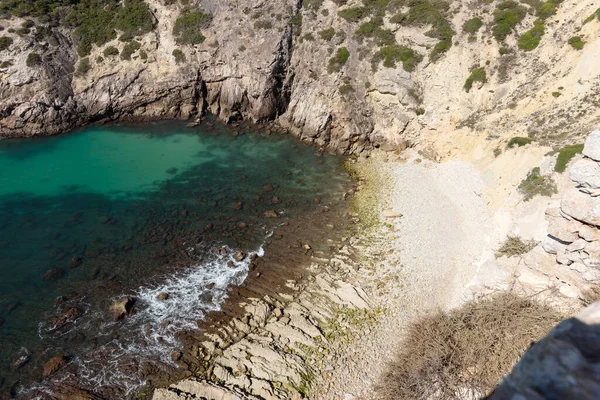 Costa Mar Rochosa Com Água Turquesa Uma Baía Costa Mediterrâneo — Fotografia de Stock