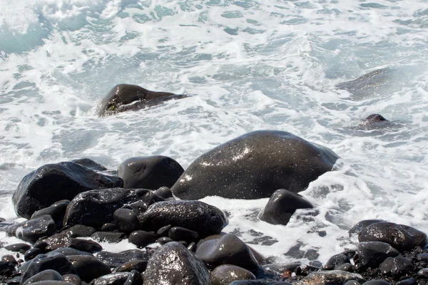 Piedras en la costa —  Fotos de Stock