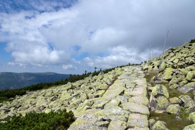 dağlarda yürüyüş parkurları