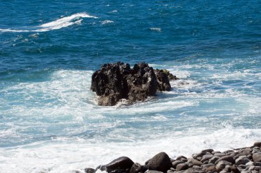 Atlantik kıyısında dalgaları